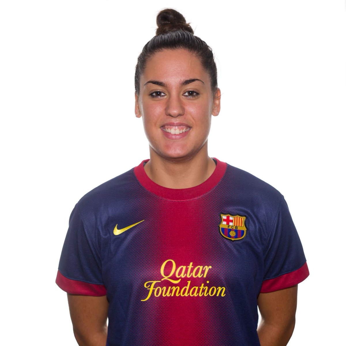 PER M🎂LTS ANYS LAURA GUTIÉRREZ!!💙❤️ 

La migcampista va debutar amb el primer equip amb només 15 anys. Va disputar tres campanyes al Barça Femení, on va ser part de la plantilla de la primera Lliga femenina blaugrana de la història.

#playersfcbarcelona #agrupaciojugadors