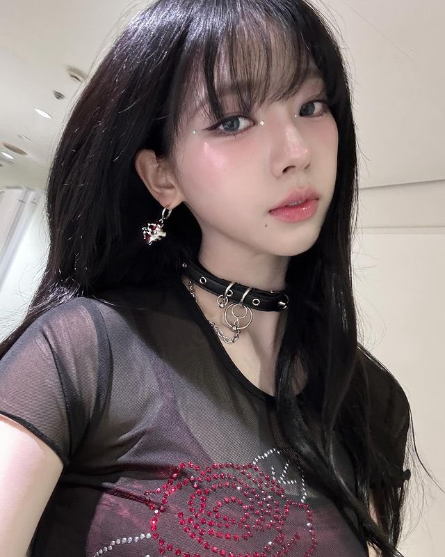 ㅤ ㅤ ㅤ ㅤ ㅤㅤ ㅤ ㅤ ㅤ ㅤㅤ ㅤ ㅤ ㅤ ㅤ
 —ㅤ ㅤ ㅤ ㅤ ㅤㅤ ㅤ ㅤ ㅤ 
Selamat sore semua! I wanna show you guys my new choker~ is it looks good on me?
—
ㅤ ㅤ ㅤ ㅤ ㅤㅤ ㅤ ㅤ ㅤ ㅤㅤ ㅤ ㅤ ㅤ ㅤ
 ㅤ ㅤ ㅤ ㅤ ㅤㅤ ㅤ ㅤ ㅤ