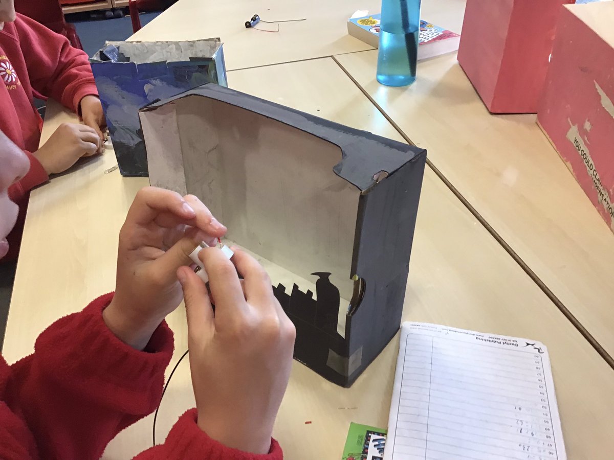4YorkeMead's tweet image. On Monday we worked on our light boxes. We had to strip the wires, as well as made a circuit that included light bulb, battery holder and a switch. It was tricky at times but we managed to complete some lovely light boxes. #designandtechnology #electriccircuit #yorkemead