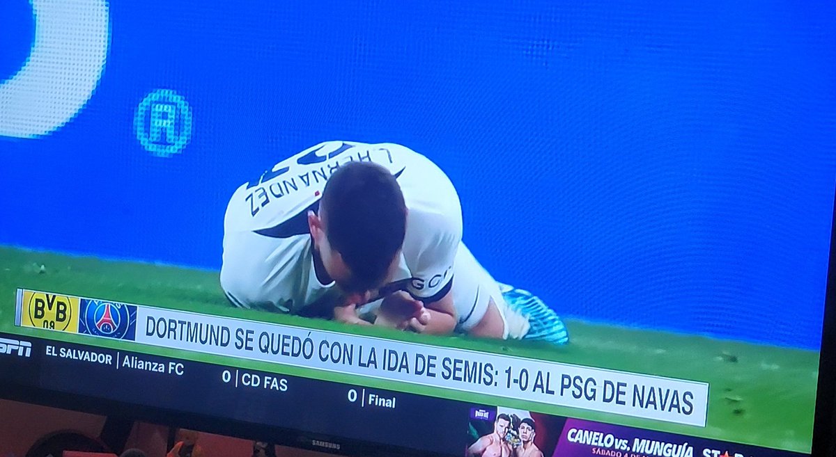 ESPN... 
Es un chisteeee 
🤣🤣🤣🤣🤣🤣
Ni juega ni nada pero es al PSG de Navas que perdio!! 🤣🤣🤣🤣