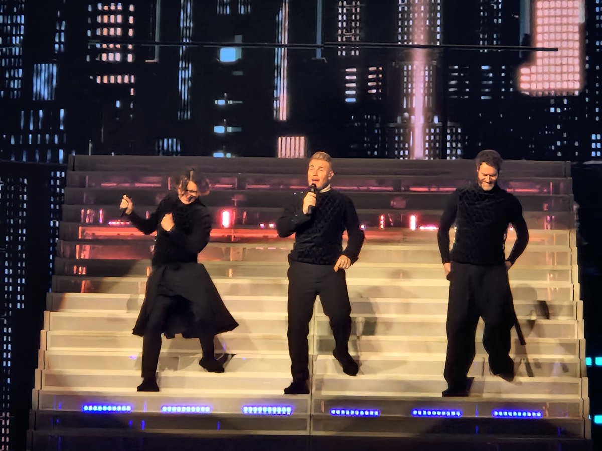 Thank you so much, <a href="/takethat/">Take That</a>  <a href="/GaryBarlow/">Gary Barlow</a>. What a fantastic final show at the 02 last night. I had the best night, singing and dancing my heart out from start to finish. 🎶🎤💃. <a href="/ollymurs/">Olly Murs</a> you are one hell of an entertainer as well. THANK YOU
❤️ ⫩