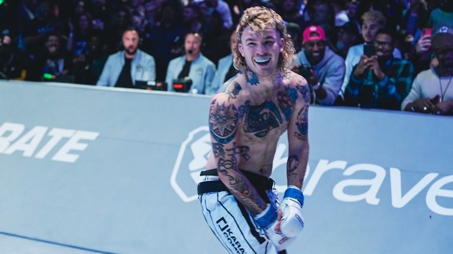 Killerbjenks's tweet image. 1 month till
@KarateCombat
46
#mulletmayhem is headed to Austin Texas !