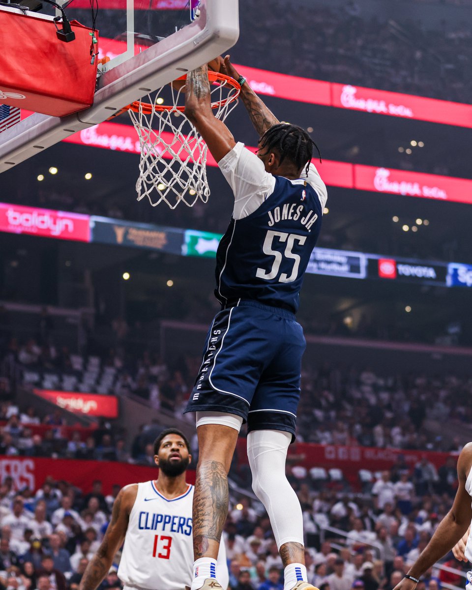 MavsPR's tweet photo. After scoring 12 points (5-7 FG, 2-4 3FG) in tonight's win against the Clippers, Derrick Jones Jr. has recorded four straight games with double-digit figure scoring this playoffs.

His career longest streak of games with double-digit figure scoring is five (11/28/23-12/8/23). https://t.co/hlkfxuAZzB