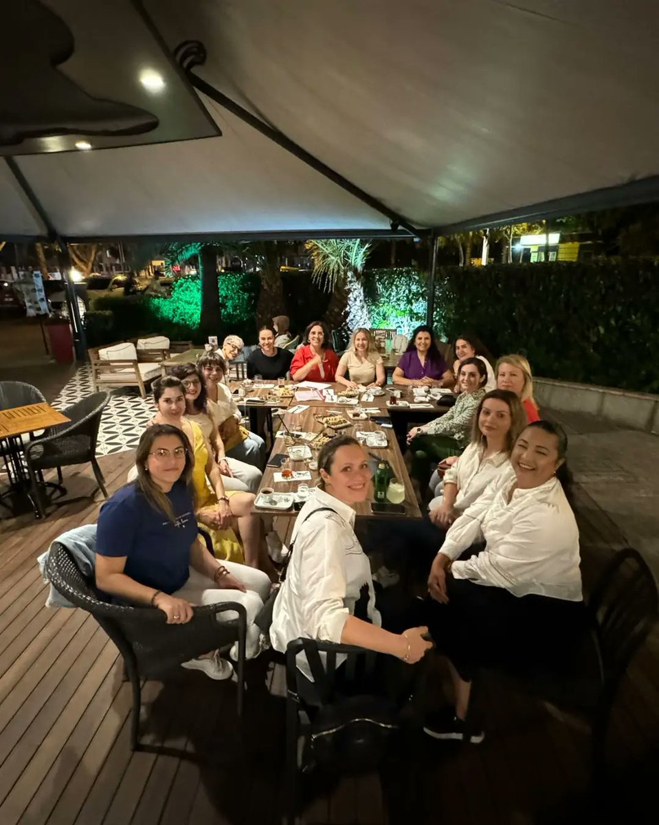 Antalya İş Kadınları Derneği üyeleri olarak birbirimizi dinlediğimiz, gelişmek ve güçlenmek için bir olduğumuz toplantımızdan💫

#antikad
#kadınvarlığı 
#birliktegüçlüyüz