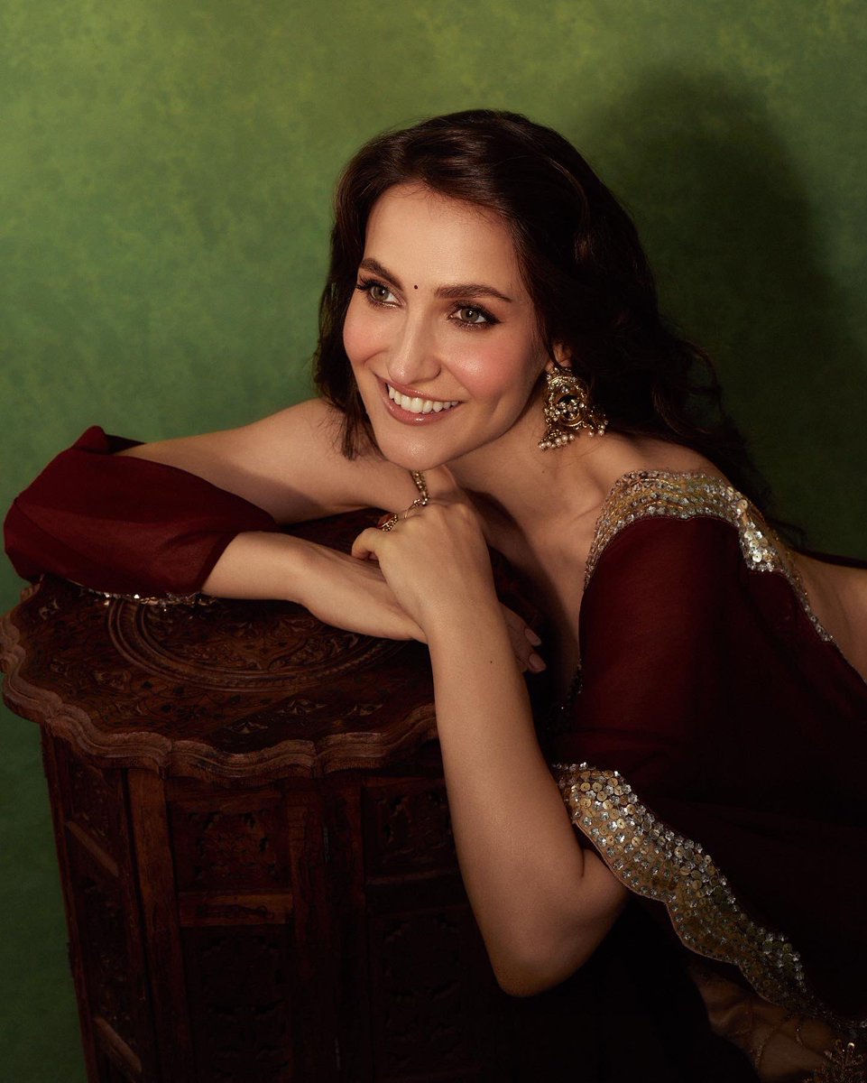 ElliAvrRam tweet picture