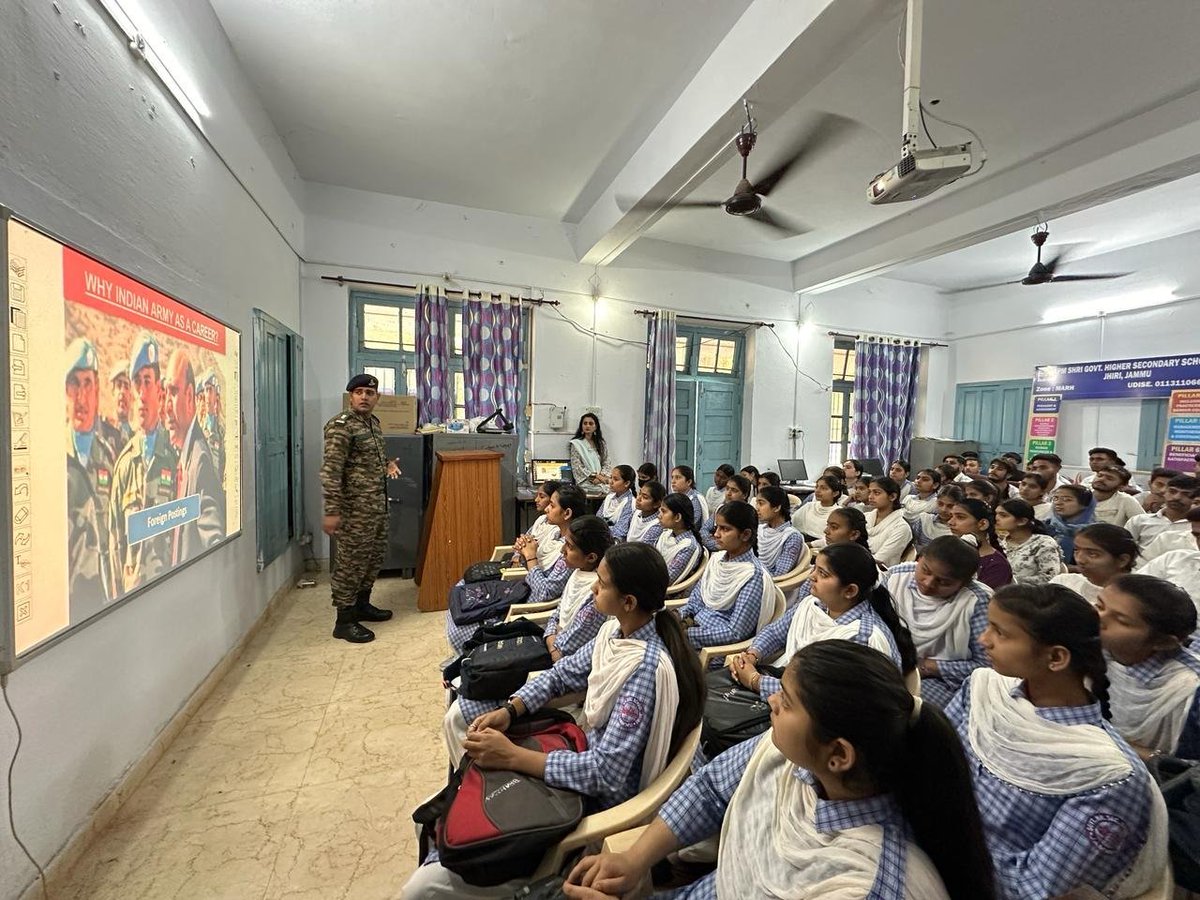 #IndianArmy is motivating the youth of the #Valley to choose a career and join the #armedforces. Inspiring the next generation of defenders.
#AwamKiFauj 
#CareerChoice 
Covaxin Maldives #MotherDairyMaaJaisi #CSKvsPBKS #HopeForHomeless #LabourDay #HariHaraVeeraMallu