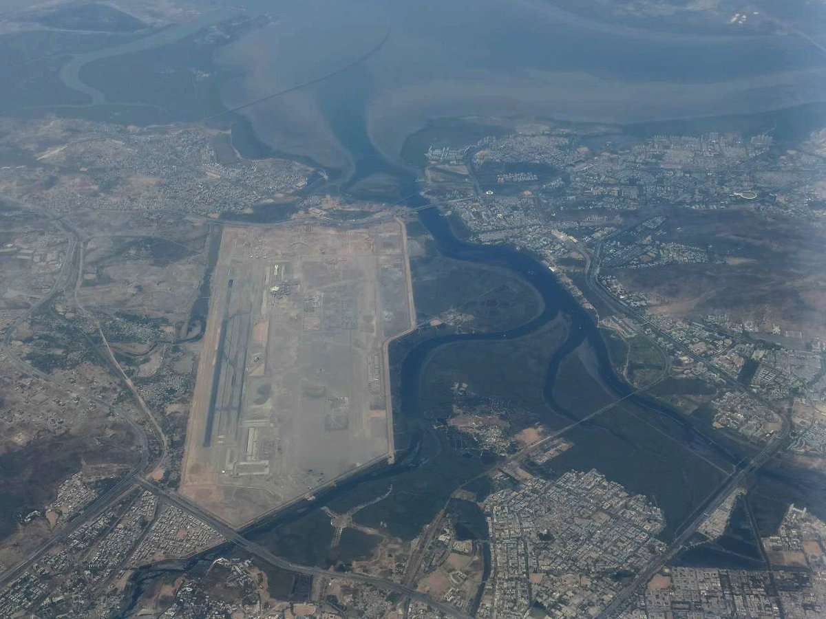 Good morning, aviation twitter! Here is an aerial view of the Navi Mumbai airport for you to drool over. The airport is expected to be ready by December 2024. 📷 credit: anonymous