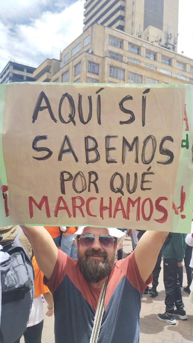 En la marcha del 21 de abril la gente ni siquiera sabía por que marchaba. Uno les preguntaba que por qué lo hacían y la respuesta siempre era 'Petro Guerrillero'. Aquí sí sabemos por que lo hacemos.