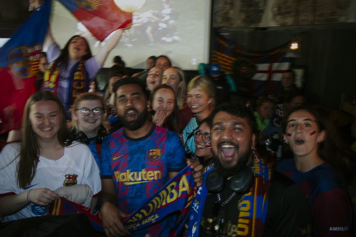 A few snaps from last Saturday against Chelsea in the UWCL semi-final. A great time was had. #ViscaBarça 
#PenyaBlaugranaLondon