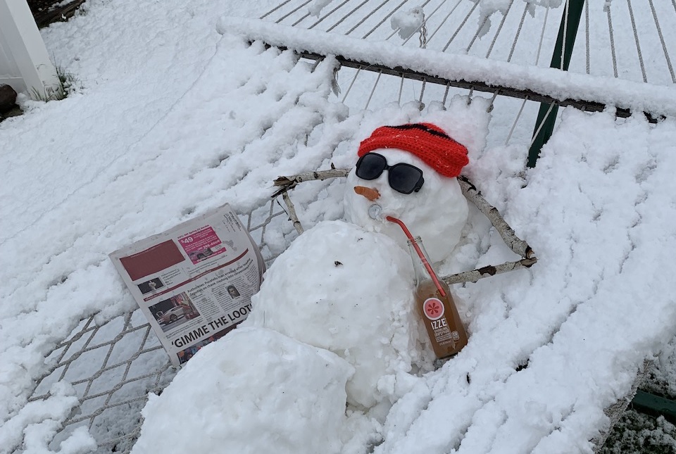 This ⛄️ wants a taste of summer life.

🗓️ May 1, 2024

📸 Gloria Hansen

📍 Pocatello

#pocatello #snow #May1st #Idaho #idwx