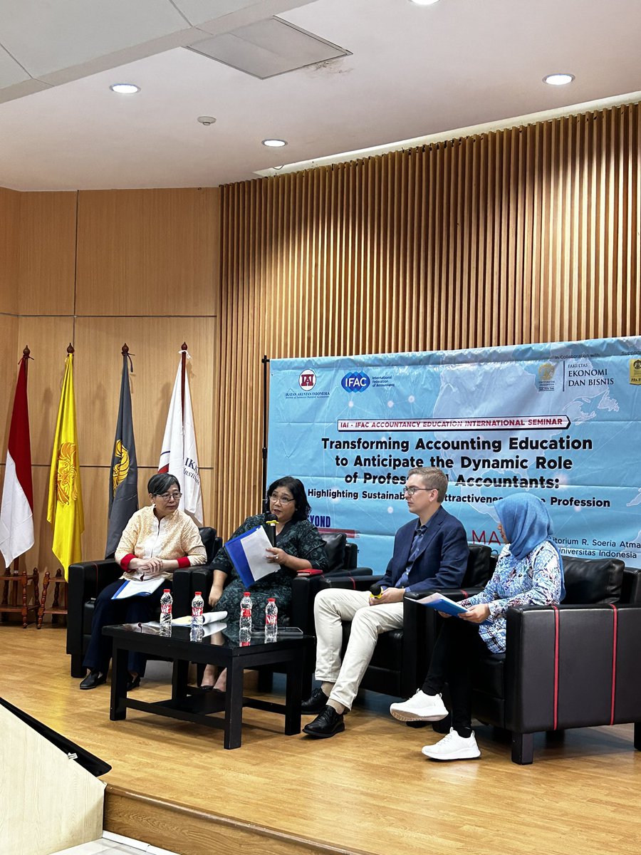 Bruce Vivian, Principle, Accountancy Education, <a href="/IFAC/">IFAC</a> together with Ibu Rosita, IAI Council, Ibu Lianny, IAI Certification Board of Professional Accountant and Ibu Yulianti, Head of Accounting Departemen @HumasFEBUI on Panel Session 1
