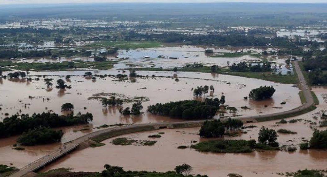 Tourists were evacuated by air from Kenya's Maasai Mara national reserve on Wednesday after hotels, lodges and camps were flooded as heavy rains battered the country.

@AurelieKalenga discusses with our Nairobi reporter @JamesShimanyula 

#ChannelAfrica #RiseandShine