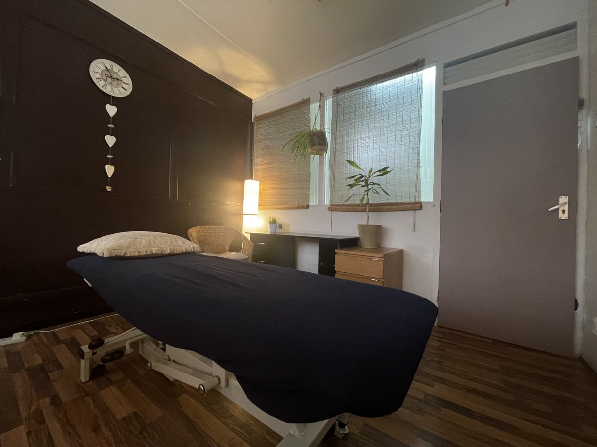 Stan is at Breathe London with sports and deep tissue massage today in treatment room one @CoinStreet @impactmassage @ColomboCentre breathe-london.com/wellbeing-ther…