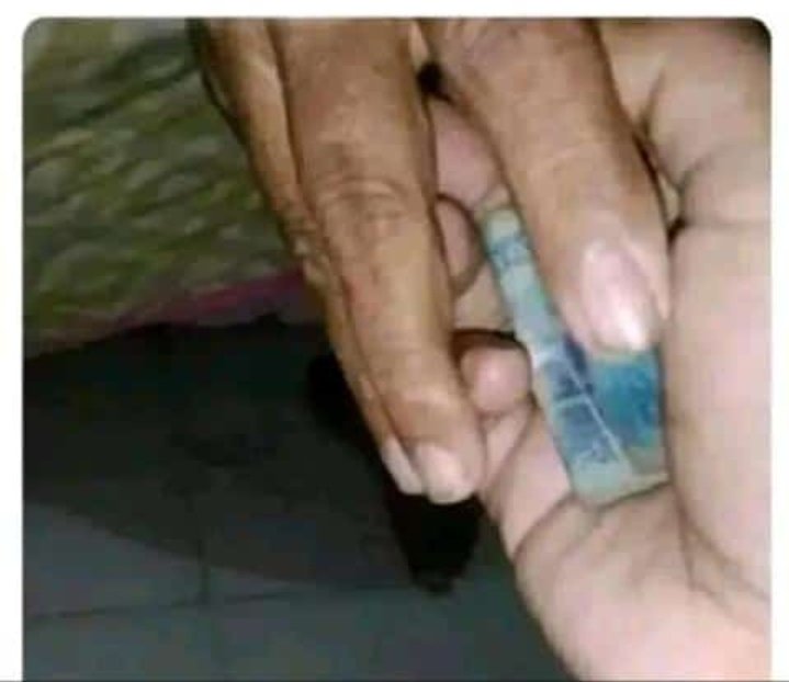 Grandma be like:
Don't show it to your fellow cousins 😂