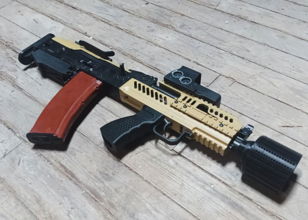News: AK105 Kochevnik AEG Replica #4 BEN en 3D feature the 3D Printed AK105 Kochevnik AEG with the design available online. A bullpup and a head-turner with its unique design. Read the full story: popularairsoft.com/news/ak105-koc… #airsoft