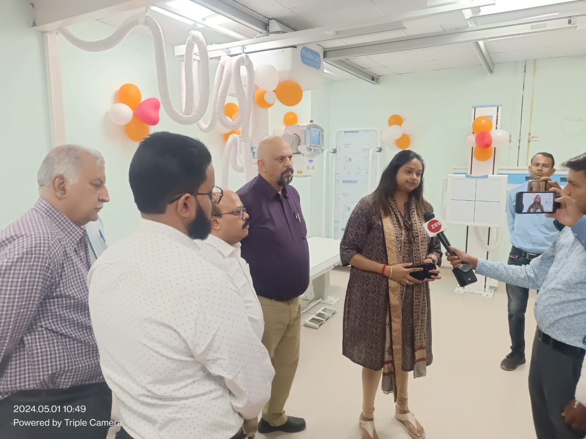 Proudly inaugurated Digital X-Ray Capacity 1000 mA at #Mvasmc_Hospital_Ghazipur by Our Hon'ble #DM Mrs. Aryaka Akhoury Mam. @AdminGhazipur @Updgme @Meup #AsmcGhazipur #AsmcHospitalGhazipur