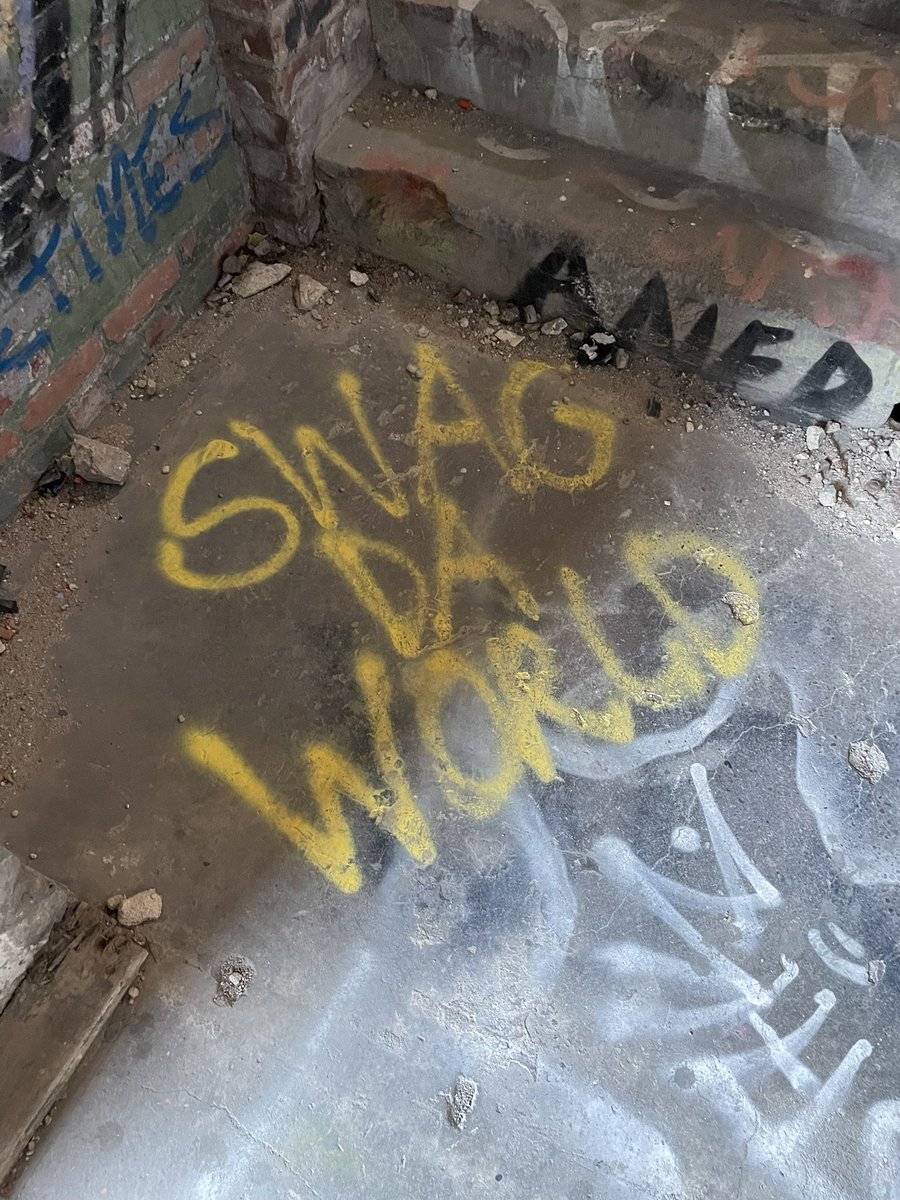 artexpwade's tweet image. overly locked on art exp