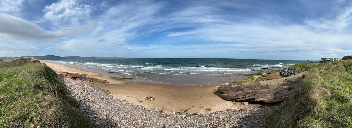 Good morning. Sun’s out after yesterday’s haar. Hooray! Prepping for the exhibition at the weekend and friends round for a soup and bread lunch. Making dough this afternoon and might finish my painting. That’s me sorted. What are you up to? Photo by @capnross 

#Scotland #busyday