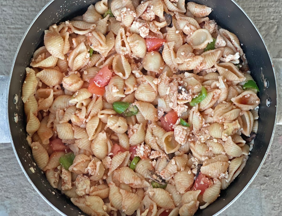 Pasta & Tofu with Toast & Vegan Butter!
.
.
.
.
.

#pastalove #tofu #veganbutter #dairyisscary #dairyfree #vegan #veganfood #plantbased #veganism #veganfoodporn #veganfoodie #veganfortheanimals #portlandvegans #pdxvegans #pasta #vegandinner #pastalover