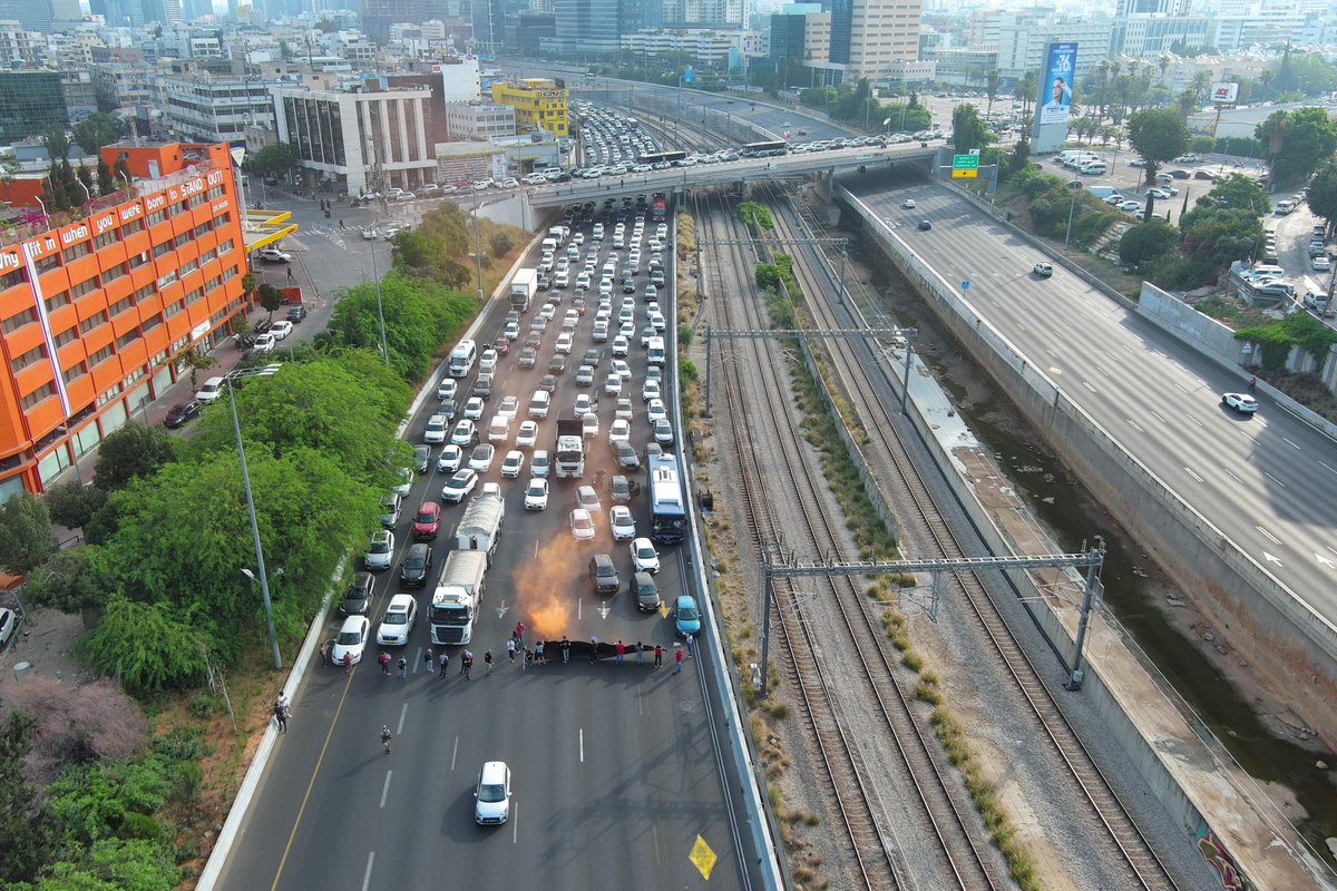 NOW: Families of the hostages blocking the Ayalon Highway in Tel Aviv, on the backdrop of the deal that's on the table for Hamas to release them. 'Rafah or the hostages - choose life'. Credit Aviv Atlas