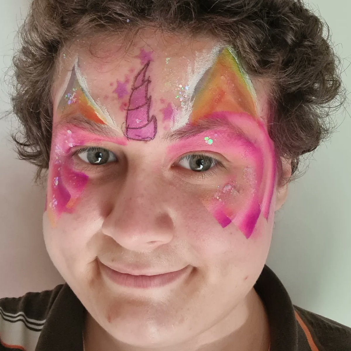 A unicorn design ✨️🦄💗💖

#unicorn #stars #purplestars #pink #pinkfluffyunicornsdancingonrainbows #glitter #iridescentglitter #pinkglitter #facepaint #facepainting #facepaintersoftwitter #practice