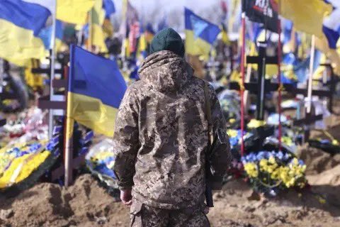 Russian forces appear to have executed at least 15 Ukrainian soldiers as they attempted to surrender, and possibly six more who were surrendering or who had surrendered. These incidents should be investigated as war crimes. hrw.org/news/2024/05/0…