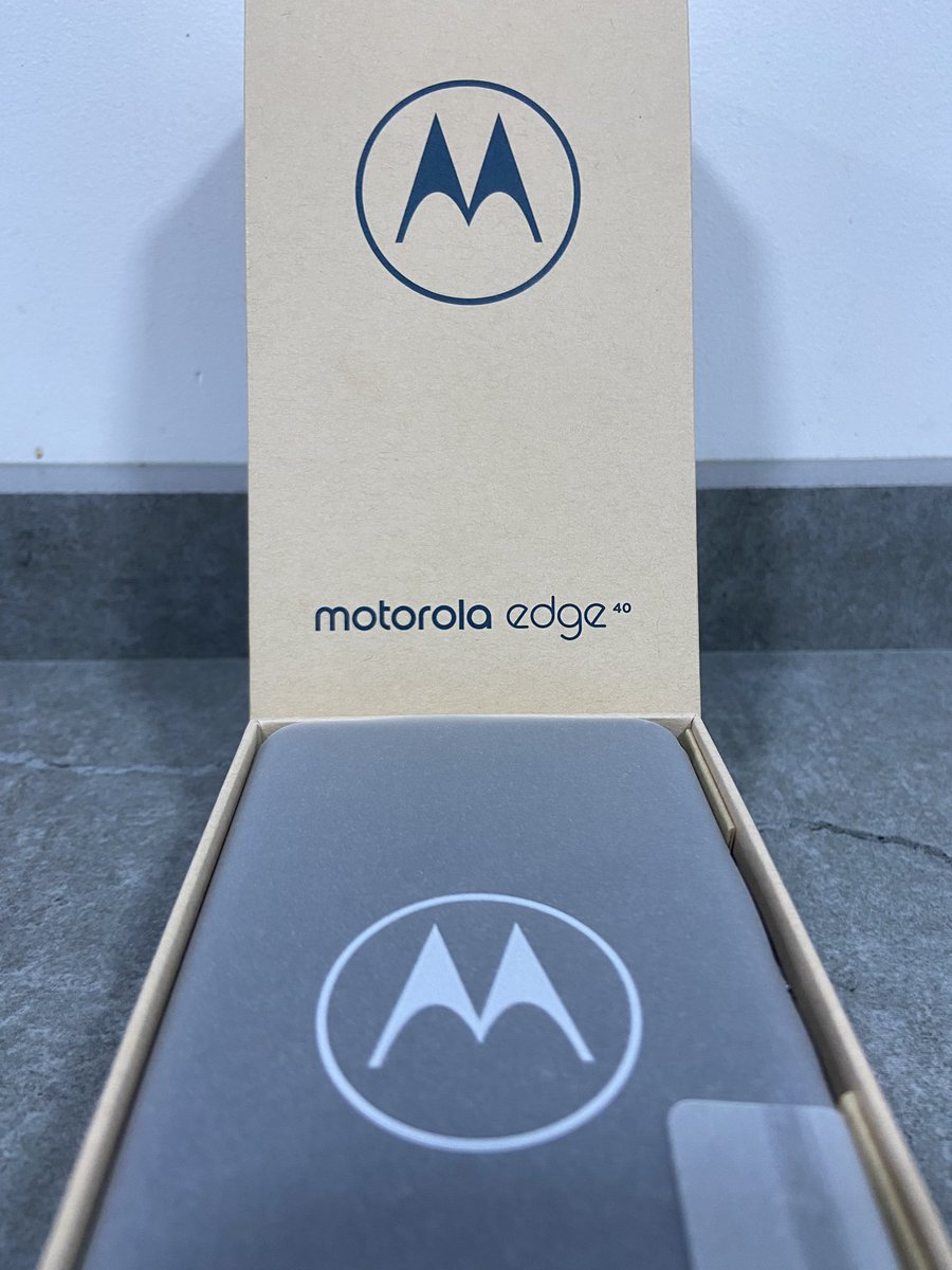 JesusBarcelo_12's tweet photo. Ya me llegó el Motorola del sorteo de los amigos de @finetwork. He estado de viaje y no he podido verlo hasta ahora 😅. Muchas gracias otra vez! https://t.co/z2iG3FKrdl