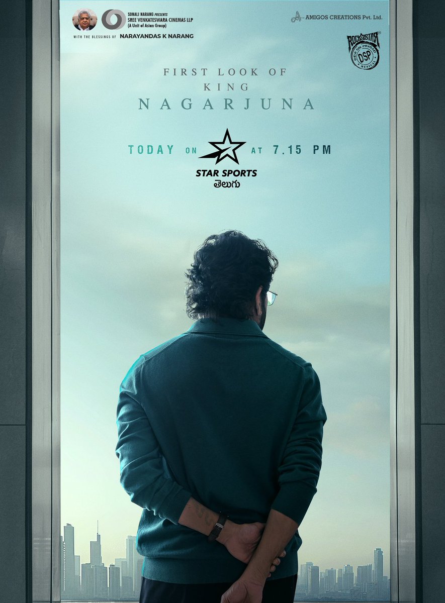 Nagarjuna first look from @dhanushkraja's #Kubera Movie releasing today on star sports Telugu at 7.15 PM ..

' DHANUSH'S KUBERA MOVIE '