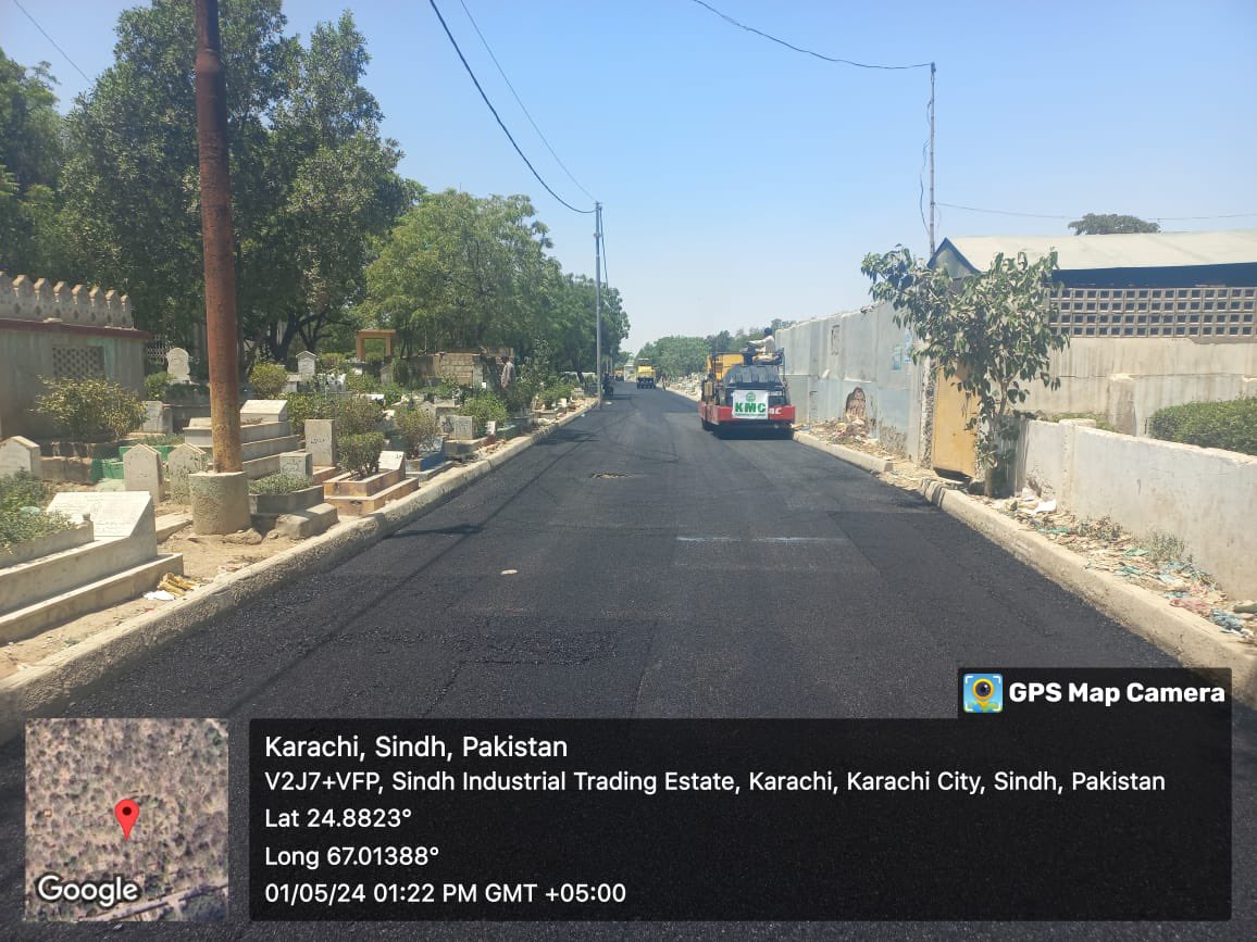 Work continues on the construction of roads around Mewa Shah graveyard #KarachiWorks