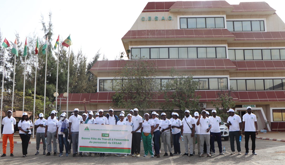 Célébration dynamique du 1er mai au #CESAG! 🎉Le DG <a href="/RosalineWorou/">Rosaline WOROU HOUNDEKON</a> a honoré la Journée en mobilisant son personnel dans une ambiance festive. Un message fort envoyé aux futurs étudiants du CESAG: il est encore temps de postuler pour rejoindre cette institution d'excellence! 💼✨