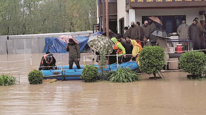 34 #schools in #Kupwara hit by #floods, #students temporarily #relocated
@dsekofficial

@SchoolEdujkut

@infokupwara

@dckupwara

@SamagraAP