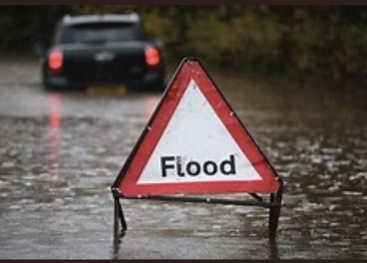 Flooding A375 Cotford Bridge #Sidbury B3176 Station Road near Bedford Hotel and A3052 near Sidmouth Garden Centre and top of Four Elms Hill near Farm Shop ….Advice stay at home until conditions improve @GHRSouthWest @SidValleyRadio @BBCDevon