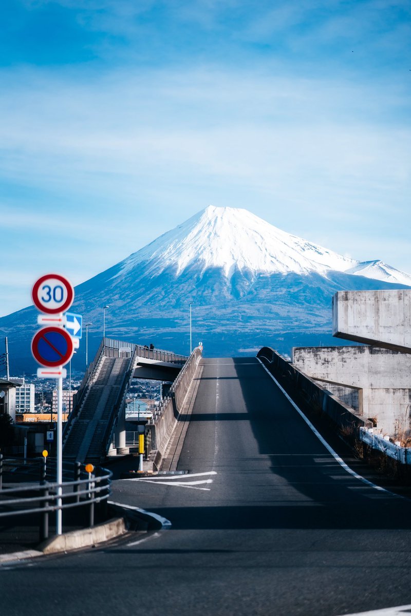POV motret Gunung Fuji dari Prefektur Shizuoka 🗻

Memang betul, Gunung Fuji ini ketika clear tanpa awan dan puncaknya masih bersalju, cantik dari sisi manapun.