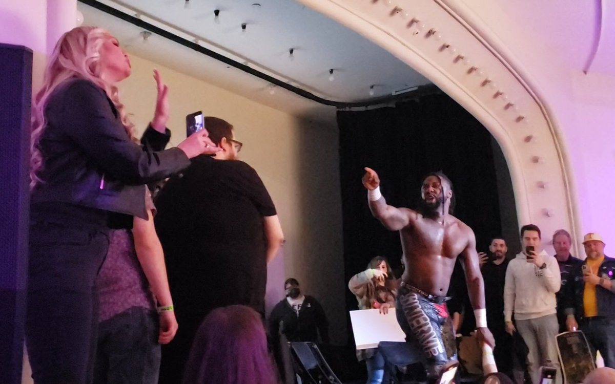 Not the first time @swerveconfident and Momma Wayne had beef.
@defyNW #AEWDynamite #motherwayne