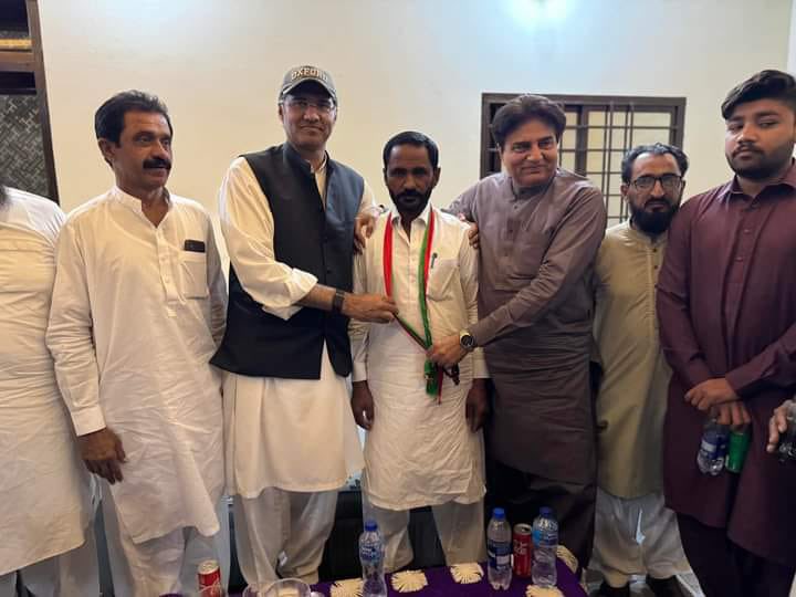 Councilor Malik Ramzan Raan joins PTI after meeting Barrister Taimur Malik & Khalid Waraich for NA148 Multan bypolls due on 19th May 2024.