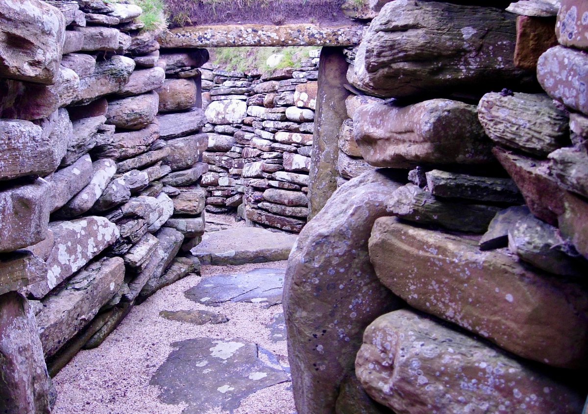 Neolithic passage and doorway at Skara Brae on Orkney. #AdoorableThursday #Prehistory #Orkney 📸 My own.