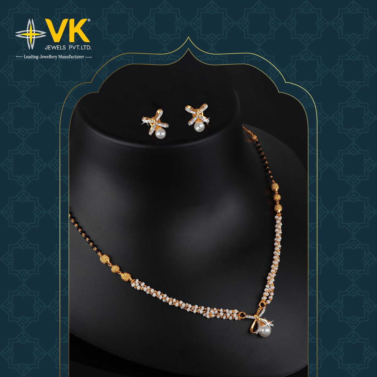 Mesmerizing mastery, The Mangalsutra gleams with artistry brilliance, capturing hearts and illuminating enduring love and timeless elegance!

#Mangalsutra #mangalsutradesign #mangalsutracollection #wedding #bride #rituals #GoldJewelry #ring #style #VK #vkjewels #India