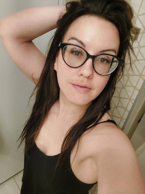 Vegas pyjama action as I'm sharing a room...can hardly be strolling about in the buff can I!? https://t