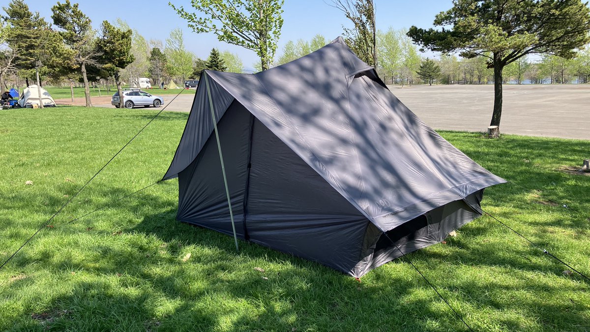 キャンプしに来ました。
テントは密かに新しく買った、DODのショウネンテント！新しいテントで色々戸惑いましたが、良い感じに設営できました！