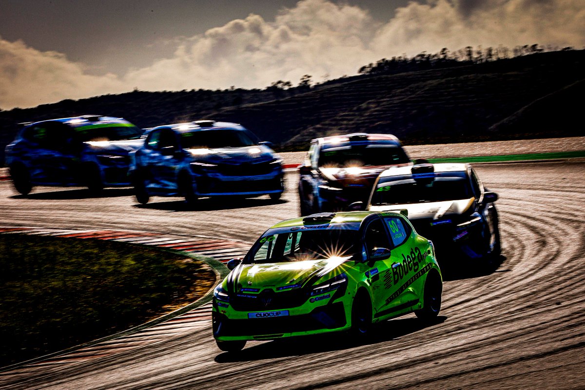 🎢 A look back to our maiden #ClioCup trip to the Algarve rollercoaster. Thanks for the memories Portimão 🫶🏻 More pictures 👉 facebook.com/media/set/?van… 👉 instagram.com/p/C6dIstRqlx8/ 📸 DPPI / Alpine Racing