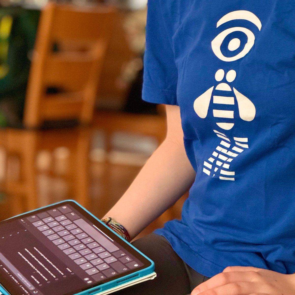 One of @IBM's biggest fans on her way to school. She loves the logo so much! #ThursdayMotivation #ibm