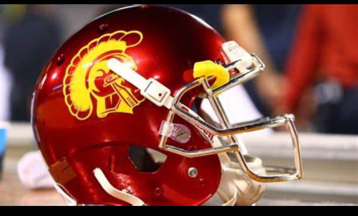Thank you @CoachLukeHuard from @uscfb for stopping by the Creek to see our guys.