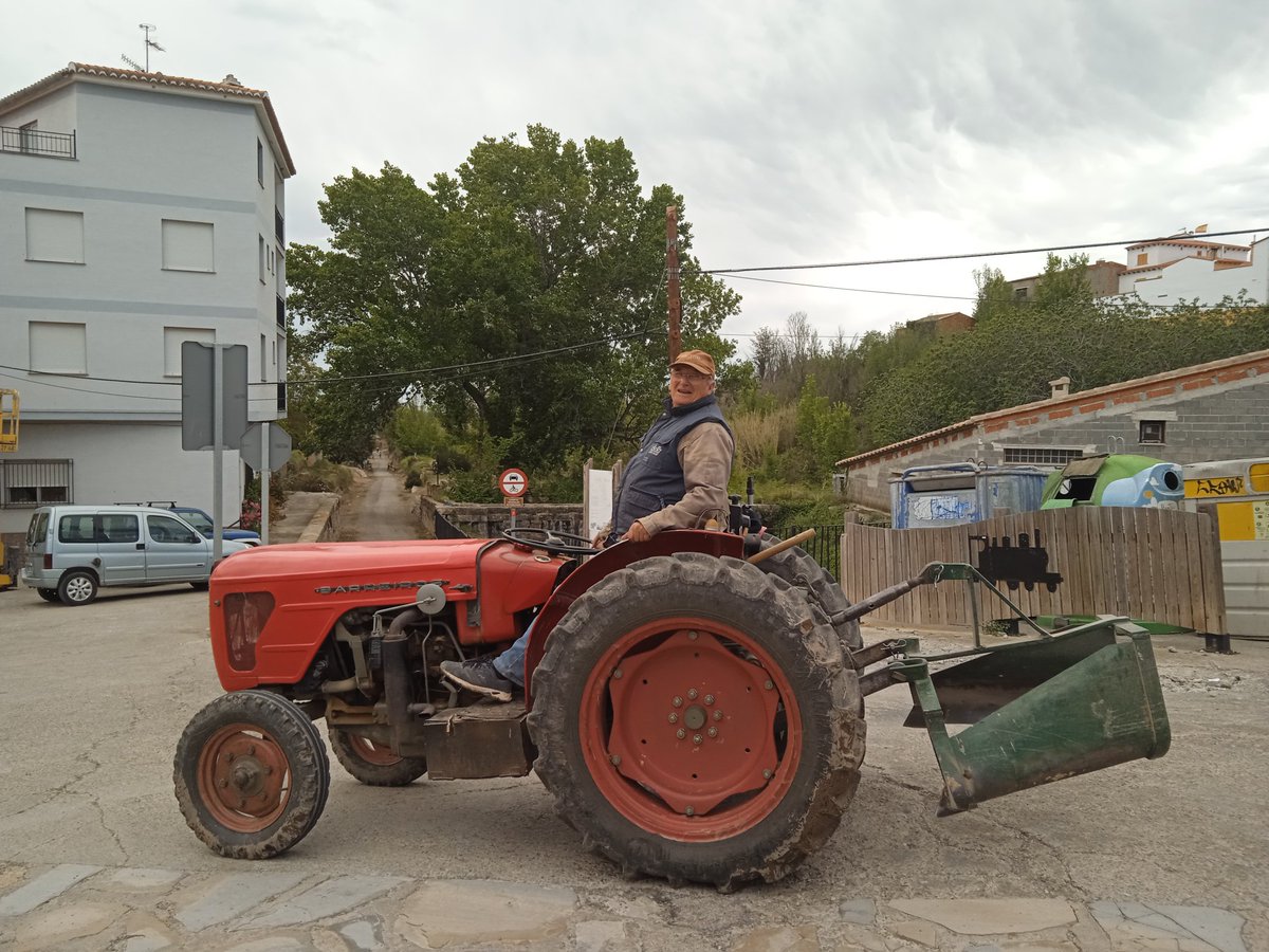 Manuel Collado 'Pirula' incombustible como su #Barreiros @CaudielGuiatyc @AmigJuanjo #LaAlegriadelaHuerta