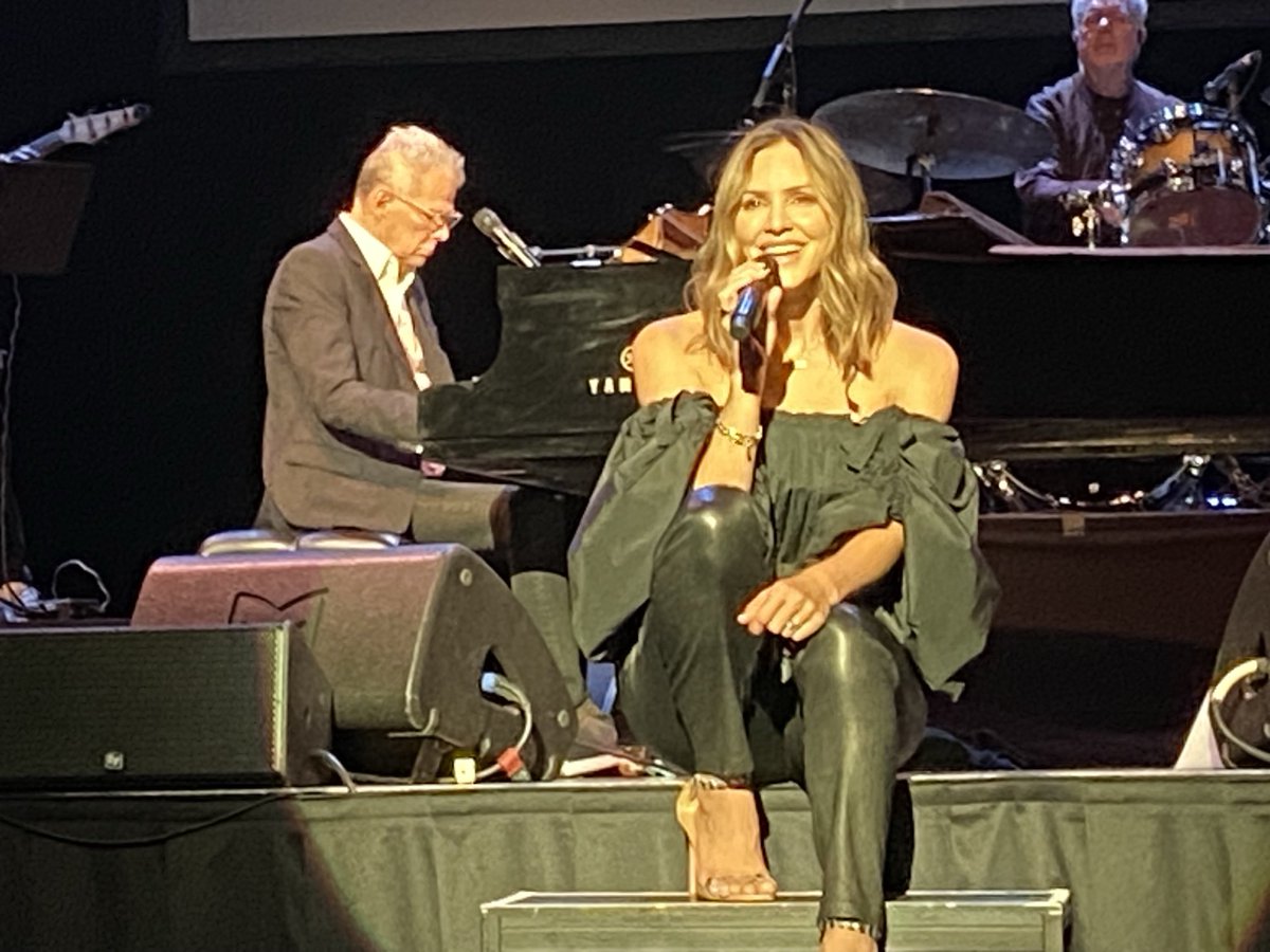 What a delightfully entertaining family show in Mpls w ⁦⁦@officialdfoster⁩ & ⁦@katharinemcphee⁩ & son Rennie,3, on drums for St Elmo’s Fire. Frisky McPhee showed versatility as quipster, dancer & singer of standards, showtunes, country & Foster-penned power ballads