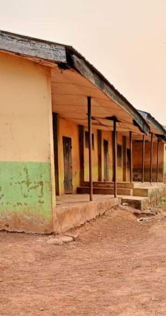 Amuro Mgbom Primary school Afikpo North Ebonyi State. #TinubuLagosSchoolSeries go cast this Umahi sha 😭😭😭