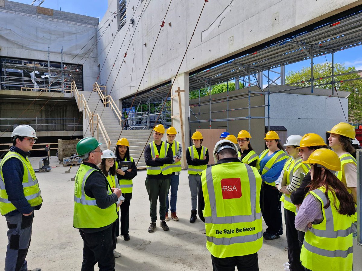 Year 3 School of Architecture site visit to the new Student Centre @ul by @CCotterNaessens over two weeks. We were very fortunate to witness the placing of the first roof truss. Sincere thanks to Louise Cotter, David Naessens & Monami Contractors for arranging & leading the tours