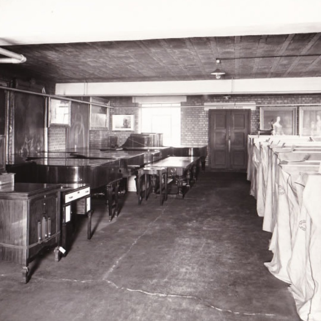 BishopsMove_'s tweet image. #TBT With over 170 years of expertise to rely on, you can relax knowing your cherished items and furniture are in safe hands when you store them with us. 
bishopsmove.com/storage-soluti…

#BishopsMove #BishopsMove170 #storage #selfstore #storageunits #ThenandNow