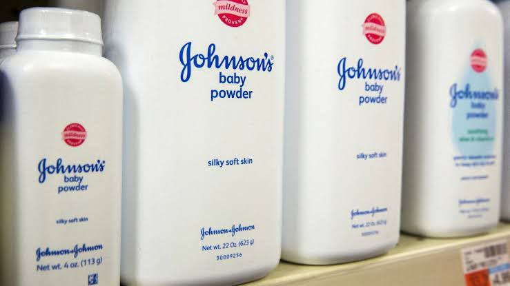 #JohnsonAndJohnson proposes $6.5 billion settlement in #TalcumPowder #OvarianCancer Claims.

इसका मतलब है, इस पाउडर से cancer होता है... तभी यह लोग मामला settle करने के लिए 45,000 करोड़ देने को तैयार हैं.

पतंजलि के पीछे पड़ने वाले ज़रा इस पर ध्यान दें.