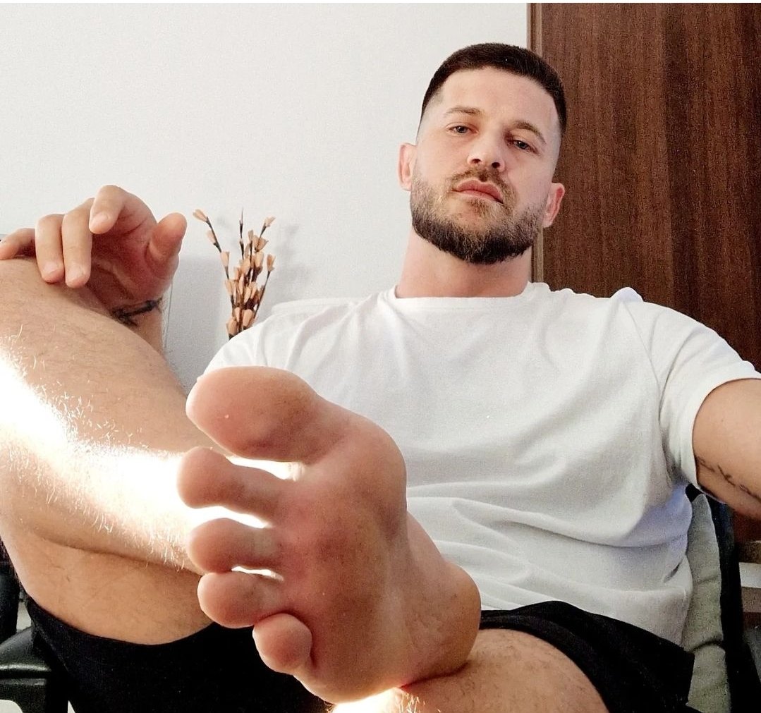 Rate it with a tip💸 streamelements.com/fitvibe/tip #feet #feetworship @RTboy_ @AlphaMaleWorld1 @rt_slave_ma @FindomRT8 @rtfordoms @RT4Masters @PromoRTpig @rt4dom @BestFootMasters @thesockfaggot @PigRipe @StidwillBrett @FeetSoxSneax @MASTER_UPDATES