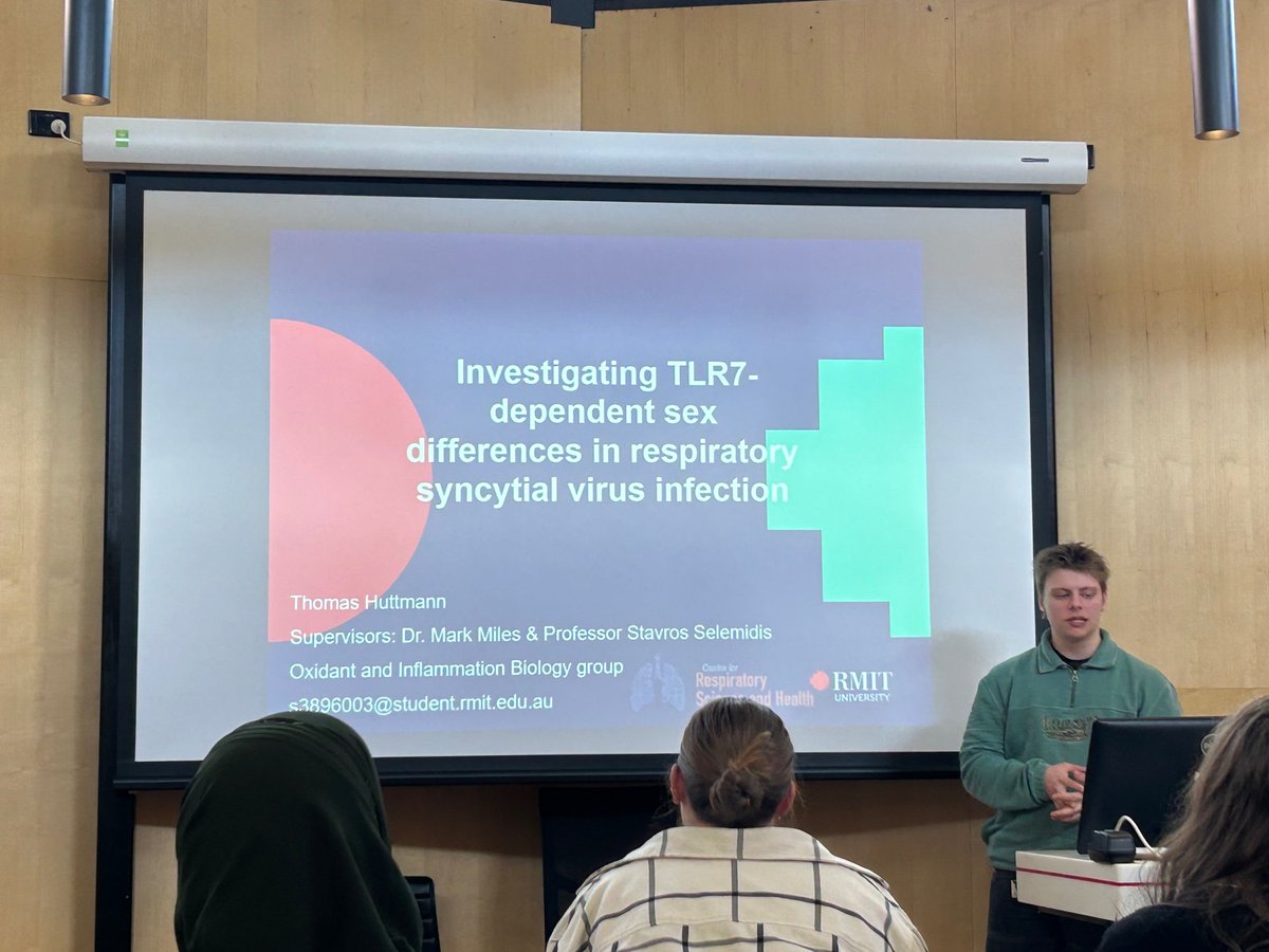 Super proud of our Honours students Ameanah, Paneet and Thomas for doing an amazing job on their first seminar.

#OXIB #Research #Virus